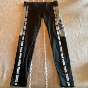 PINK black ultimate legging size medium pocket